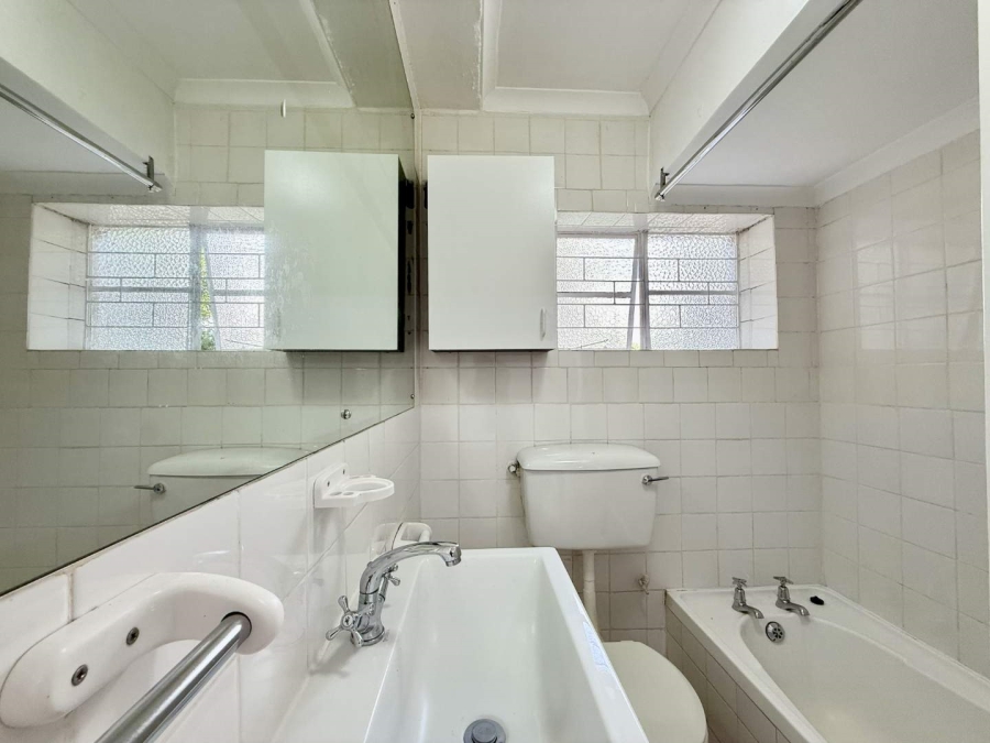 To Let 1 Bedroom Property for Rent in Vredehoek Western Cape